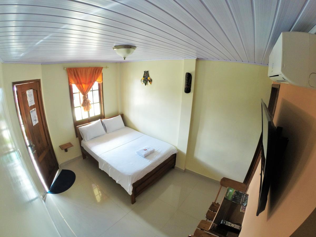 Hostal La Esperanza Leticia Dış mekan fotoğraf